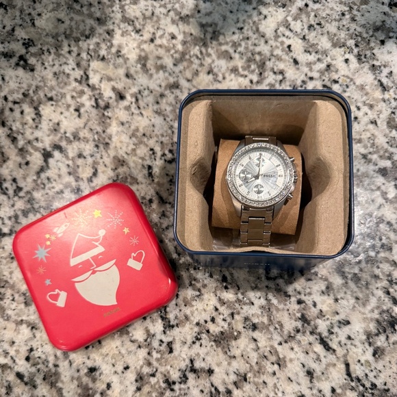 Silver Fossil Watch - Picture 1 of 2